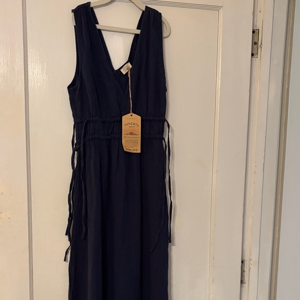 Faherty Navy Textured V-Neck Sleeveless Dress with Cinch Waist